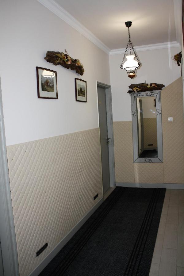 Rembrandt Vendégház Kisbér Exterior foto