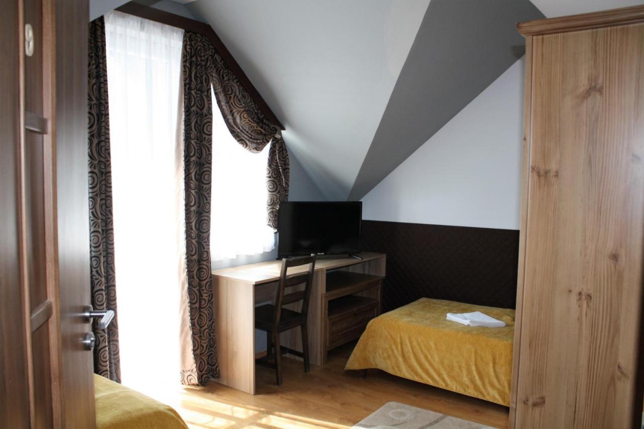 Rembrandt Vendégház Kisbér Exterior foto